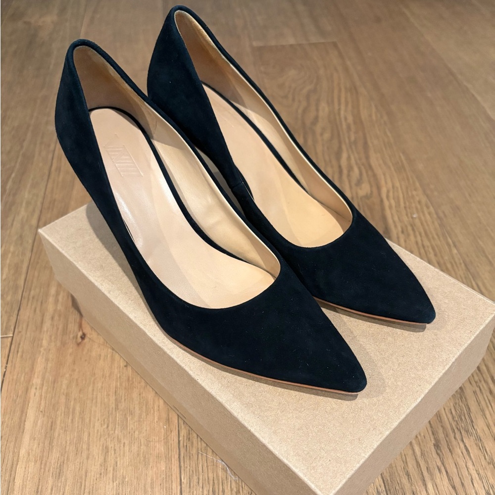 100% leather Black suede medium heels